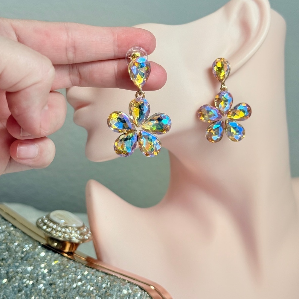 ⚜️ Gold and Blue Crystal Flower Earrings - Picture 4 of 5